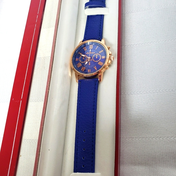 Watch - Picture 4 of 8